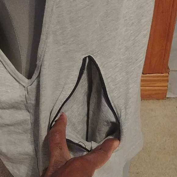 Men's Sleeveless Hoodie Comfy with Zip Pocket. - Picture 8 of 8